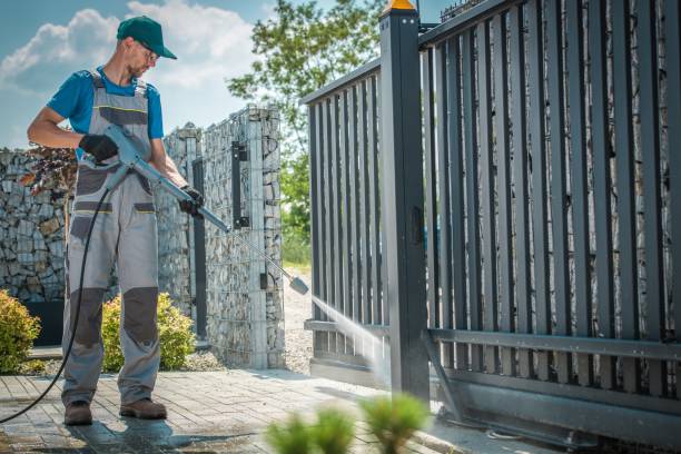 Best Animal Enclosure Cleaning  in Woodsboro, TX